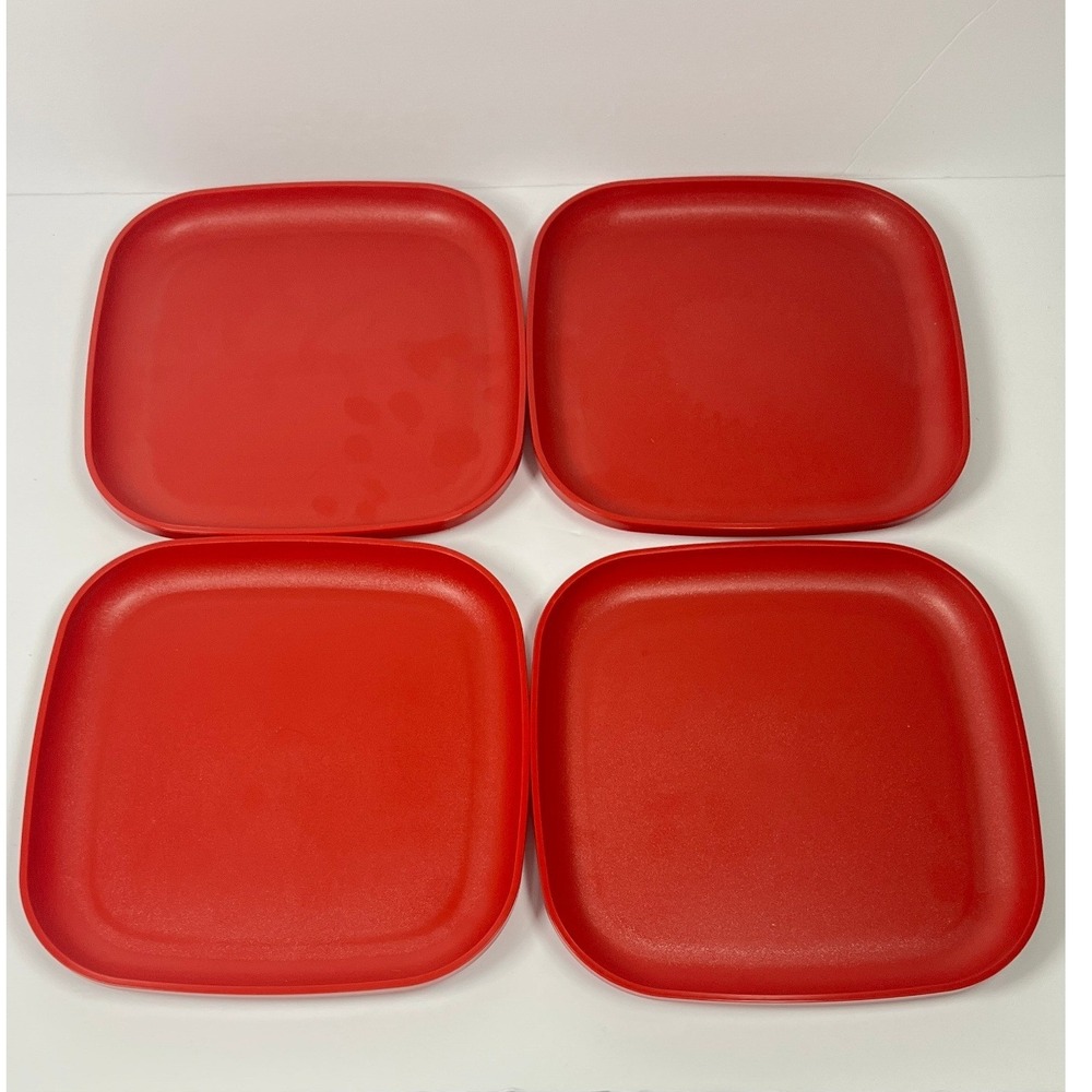 Tupperware Luncheon Plates 8 Inch Square Set 4 NEW  Sandwich‎ RED